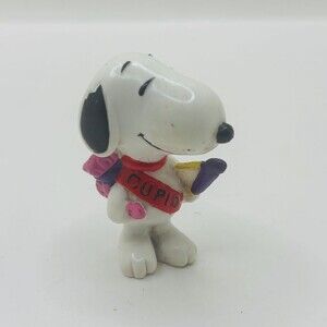 Peanuts Snoopy Plays Cupid Valentine Collectible Character Figurine Figure